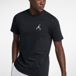 NWOT  X LARGE JORDEN TRAINING SILKY SPORTS SHIRT.